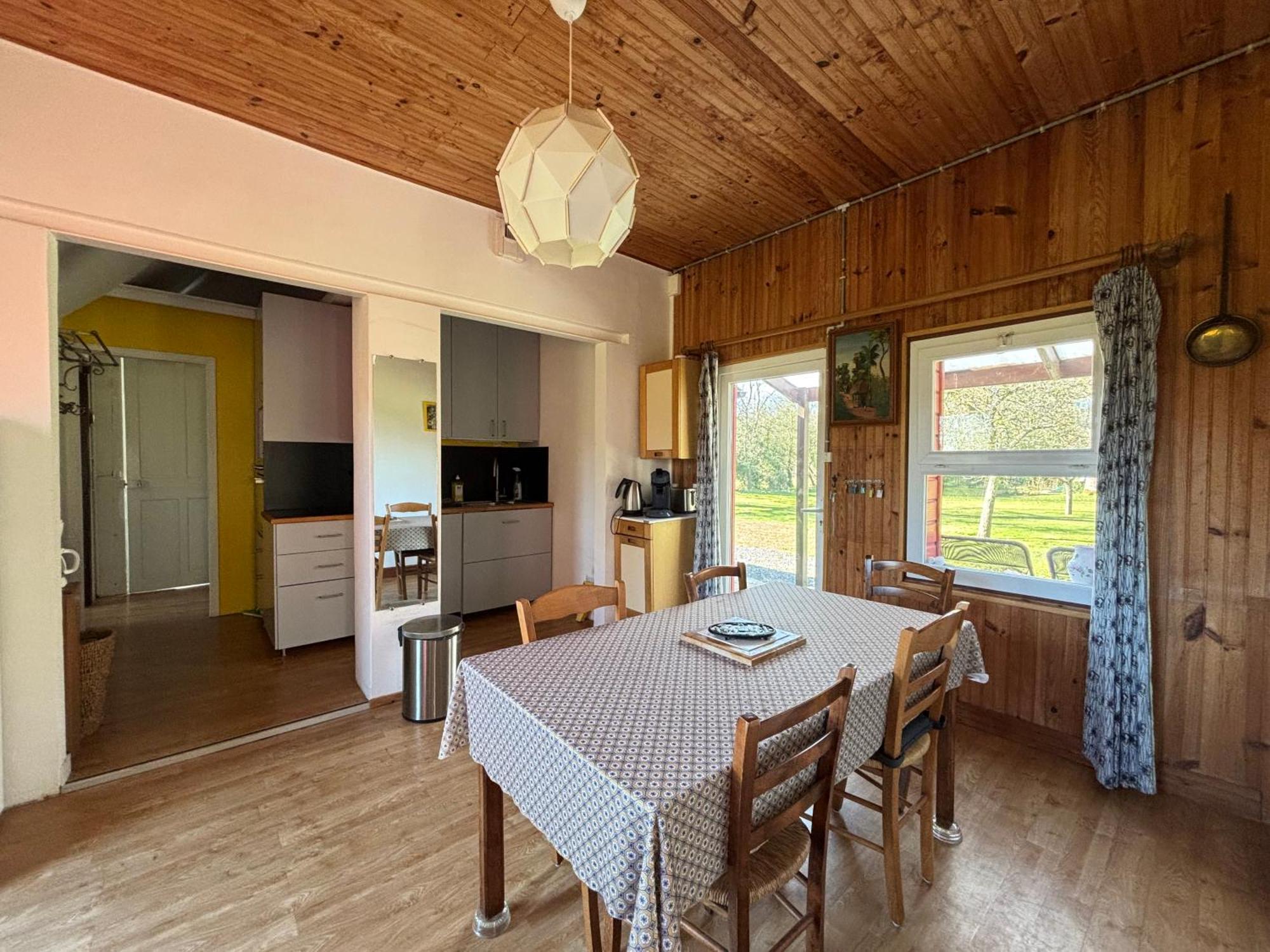 Maison De Campagne Lumineuse Spacieuse Dans Impasse Au Calme A Proximite D'Un Chateau Deux Verandas Grand Jardin Cabane Pour Velos, Pres Port En Bessin Et Bayeux, Proche Plages Du Debarquement Commes Exteriér fotografie